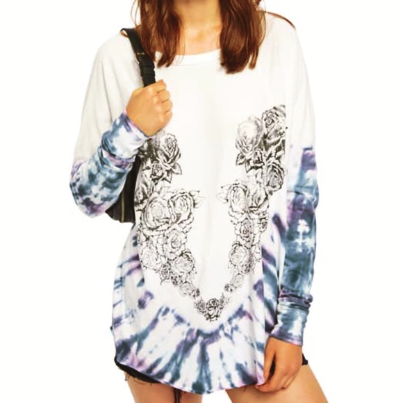 Free People Tops - NWT FREE PEOPLE HEART IN A ROSE TUNIC